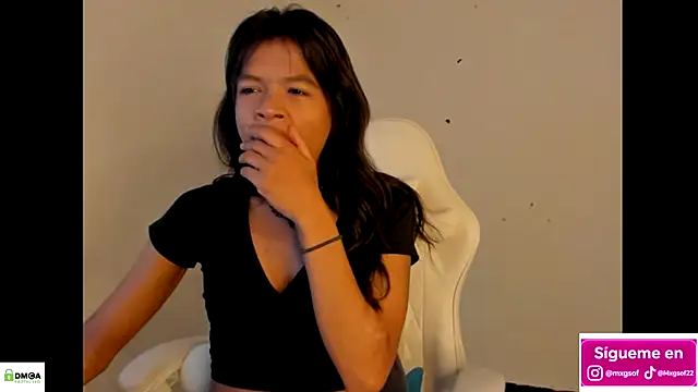 meganthompsonn22 online show from November 17, 12:11 pm