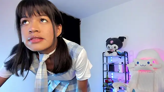 meganthompsonn22 online show from February 6, 4:17 am