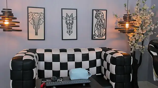 Snapshot of SARAFOXX_ chatting on December 18, 2:06 pm SARAFOXX online show from December 18, 2:06 pm