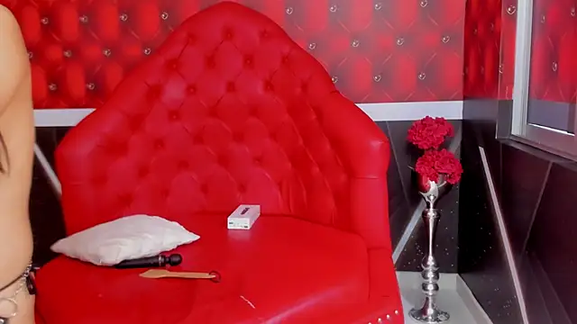 Snapshot of SARAFOXX_ chatting on March 20, 2:42 pm SARAFOXX online show from March 20, 2:42 pm