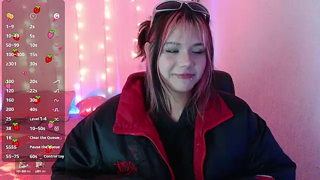 Snapshot of mixie_cute chatting on January 7, 9:46 pm mixie cute online show from January 7, 9:46 pm