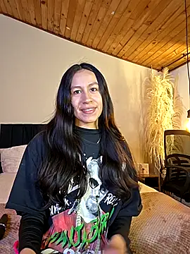 EmiGomez  online show from March 21, 12:43 pm