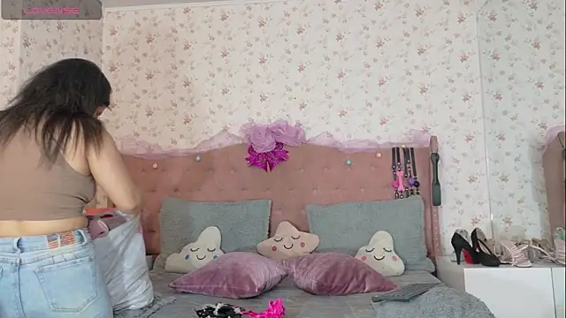 AvrillThomas online show from January 9, 12:41 pm