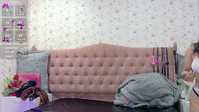 AvrillThomas online show from January 14, 6:49 pm