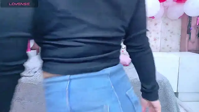 AvrillThomas online show from February 24, 3:09 pm