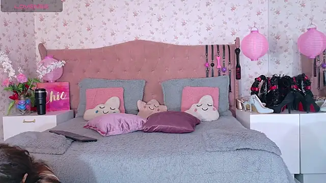 AvrillThomas online show from March 20, 2:42 pm