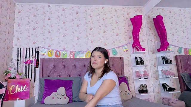 AvrillThomas online show from March 31, 7:25 pm