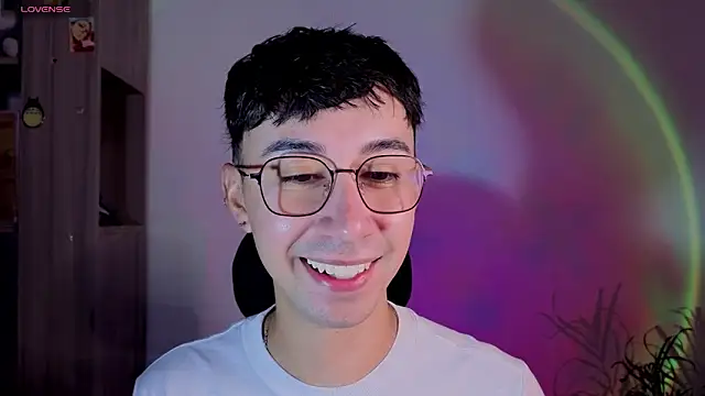 Snapshot of cameron_cum chatting on October 6, 1:08 pm cameron cum online show from October 6, 1:08 pm