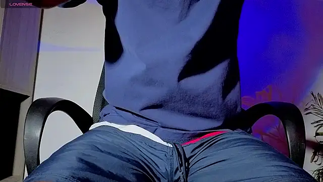 Snapshot of cameron_cum chatting on October 21, 11:00 am cameron cum online show from October 21, 11:00 am