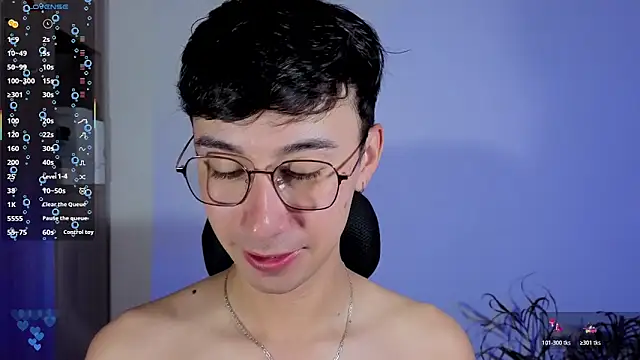 Snapshot of cameron_cum chatting on October 31, 11:11 am cameron cum online show from October 31, 11:11 am