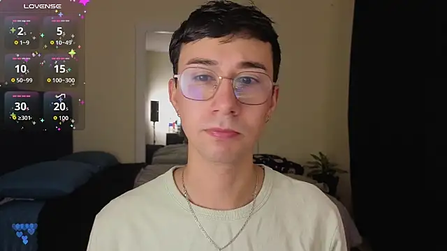 Snapshot of cameron_cum chatting on March 7, 8:33 am cameron cum online show from March 7, 8:33 am