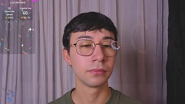 Snapshot of cameron_cum chatting on April 18, 10:19 am cameron cum online show from April 18, 10:19 am
