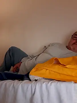 Snapshot of bluangelo chatting on November 13, 9:47 pm bluangelo online show from November 13, 9:47 pm