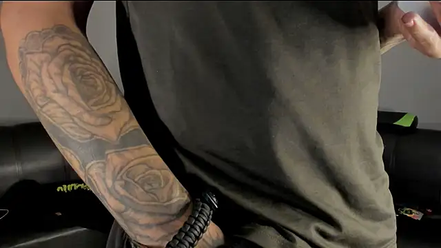 Snapshot of jamesinked_ chatting on December 21, 6:02 pm jamesinked  online show from December 21, 6:02 pm