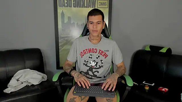 Snapshot of jamesinked_ chatting on January 27, 6:52 pm jamesinked  online show from January 27, 6:52 pm
