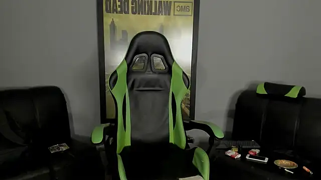 Snapshot of jamesinked_ chatting on February 3, 2:14 am jamesinked  online show from February 3, 2:14 am