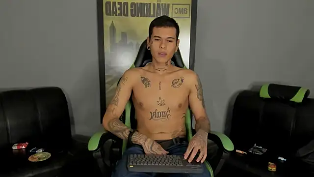 Snapshot of jamesinked_ chatting on February 6, 11:04 pm jamesinked  online show from February 6, 11:04 pm