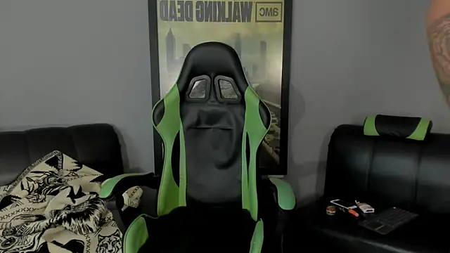 Snapshot of jamesinked_ chatting on February 18, 8:03 pm jamesinked  online show from February 18, 8:03 pm