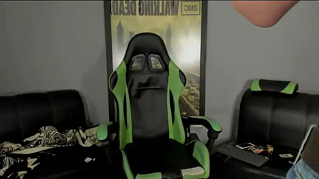 Snapshot of jamesinked_ chatting on March 1, 5:05 pm jamesinked  online show from March 1, 5:05 pm