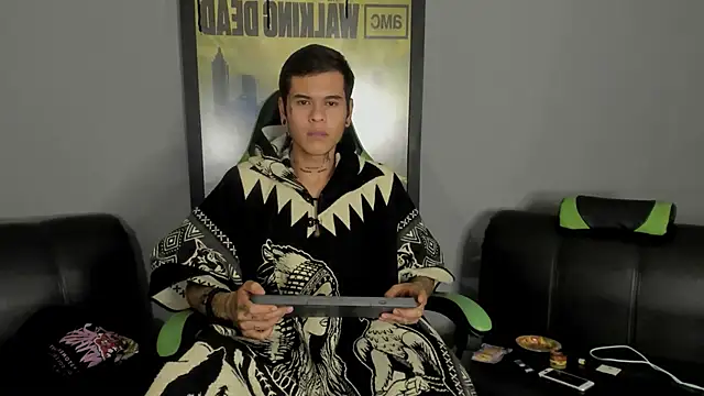 Snapshot of jamesinked_ chatting on March 7, 6:46 am jamesinked  online show from March 7, 6:46 am