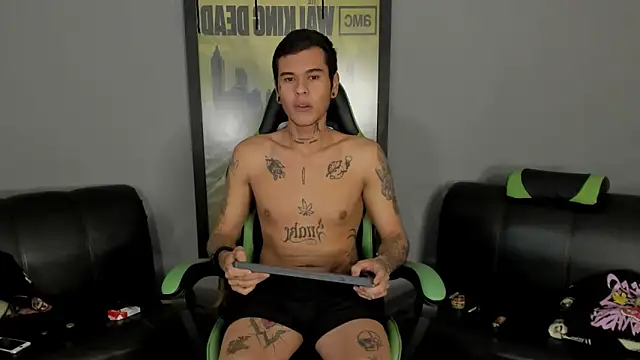 Snapshot of jamesinked_ chatting on March 8, 8:03 pm jamesinked  online show from March 8, 8:03 pm