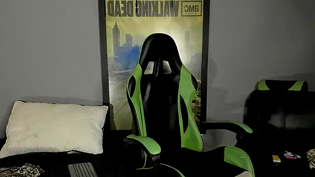 Snapshot of jamesinked_ chatting on March 17, 12:30 am jamesinked  online show from March 17, 12:30 am