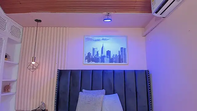 Snapshot of viiolett_lee chatting on October 5, 10:07 pm viiolett lee online show from October 5, 10:07 pm