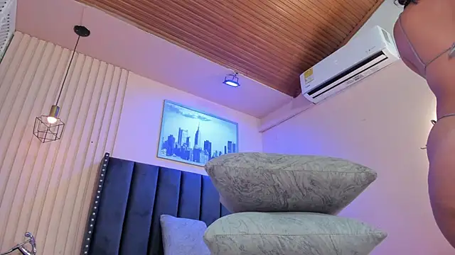 viiolett lee online show from February 13, 8:38 pm