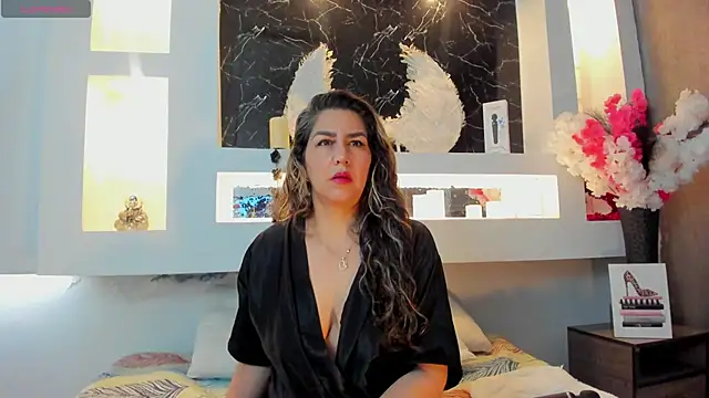 Snapshot of Cinthya_mjs chatting on September 25, 12:20 pm Cinthya mjs online show from September 25, 12:20 pm