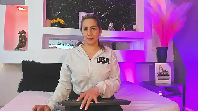 Cinthya mjs online show from March 9, 12:09 pm