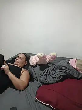 Milfvalesk online show from May 8, 2:44 pm