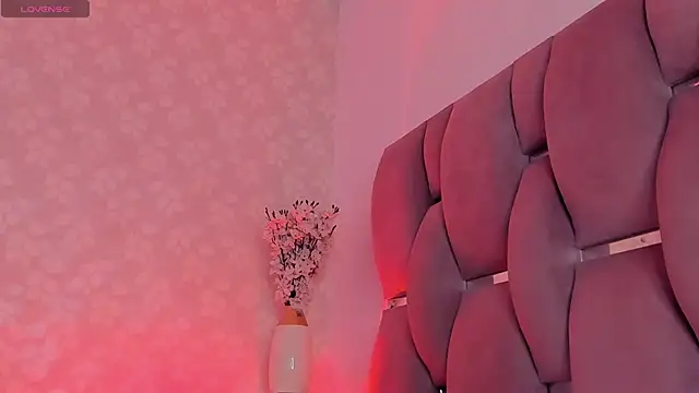 vayoleen online show from October 4, 2:37 pm