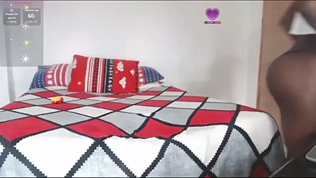 Snapshot of sexy_black31 chatting on February 4, 12:44 pm sexy black31 online show from February 4, 12:44 pm