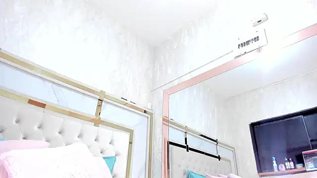 Victoriaa millers online show from October 4, 7:34 pm