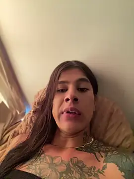 Snapshot of daniigarcia chatting on April 18, 8:31 pm daniigarcia online show from April 18, 8:31 pm