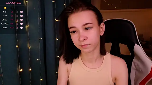 Snapshot of LilithStrangfor chatting on December 27, 8:28 pm LilithStrangfor online show from December 27, 8:28 pm