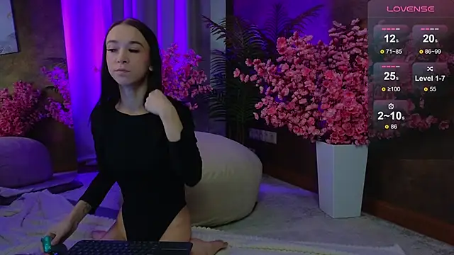 LilithStrangfor online show from October 10, 9:25 pm