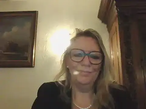 Silkesquirt online show from December 2, 7:36 am