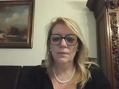 Silkesquirt online show from December 12, 2:22 pm