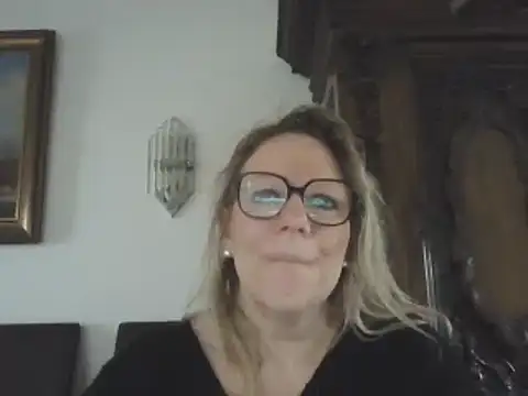 Silkesquirt online show from January 6, 9:52 am