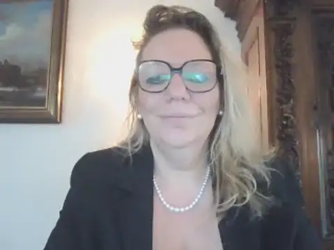 Silkesquirt online show from February 6, 8:50 am