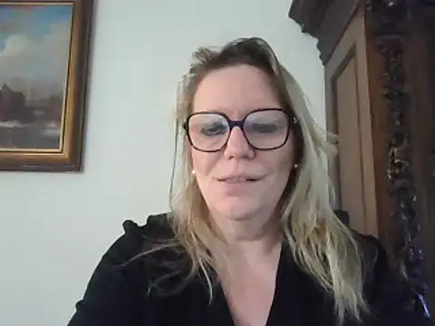 Silkesquirt online show from February 17, 11:13 am