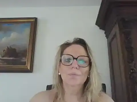 Silkesquirt online show from February 20, 10:37 am