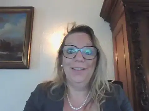 Silkesquirt online show from February 27, 8:17 am