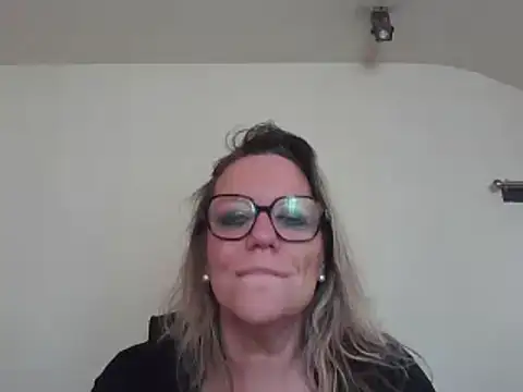 Silkesquirt online show from March 6, 1:35 pm