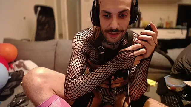 P4RtYBOII92 online show from September 22, 12:34 am