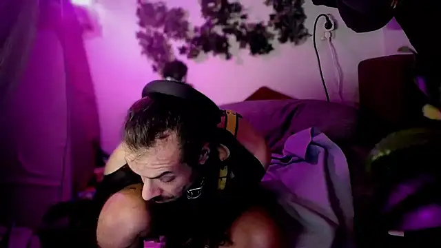 P4RtYBOII92 online show from April 1, 4:02 am