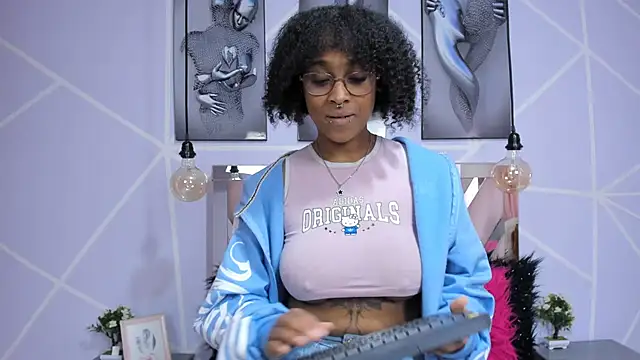 Elith noa online show from January 27, 7:24 pm