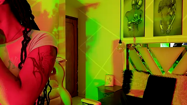 Snapshot of Elith_noa chatting on September 29, 7:19 pm Elith noa online show from September 29, 7:19 pm