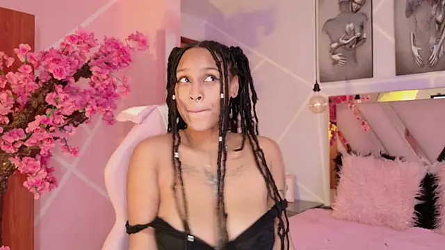 Snapshot of Elith_noa chatting on October 4, 7:45 pm Elith noa online show from October 4, 7:45 pm